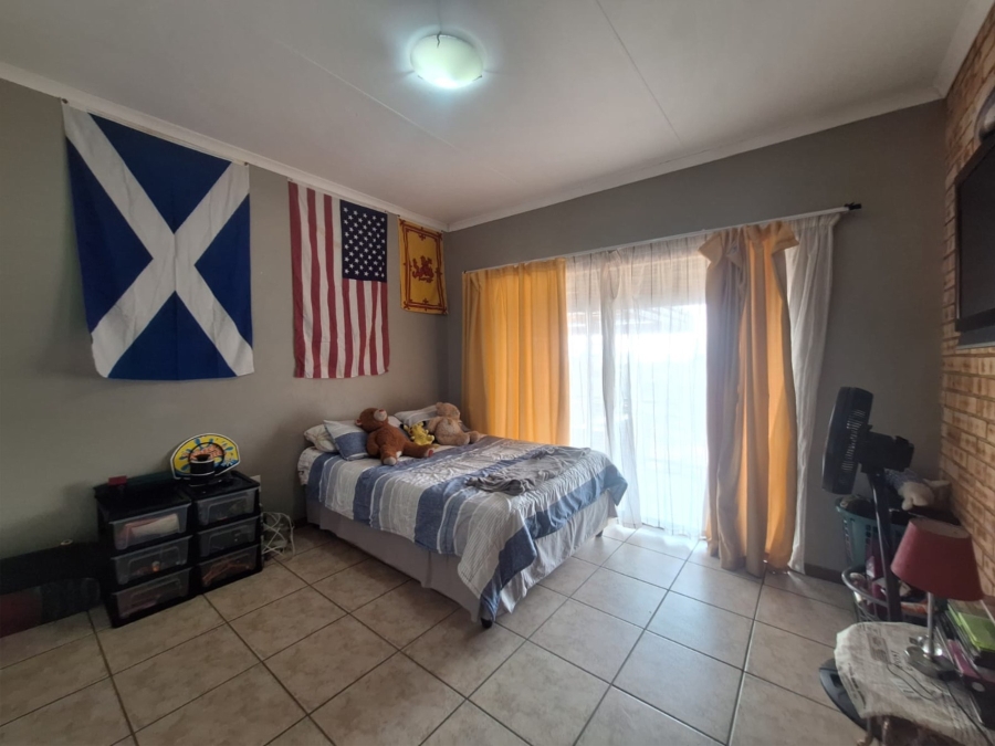 6 Bedroom Property for Sale in Meerhof North West